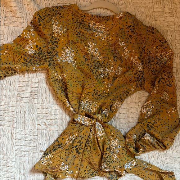 Mustard blouse - Picture 2 of 4